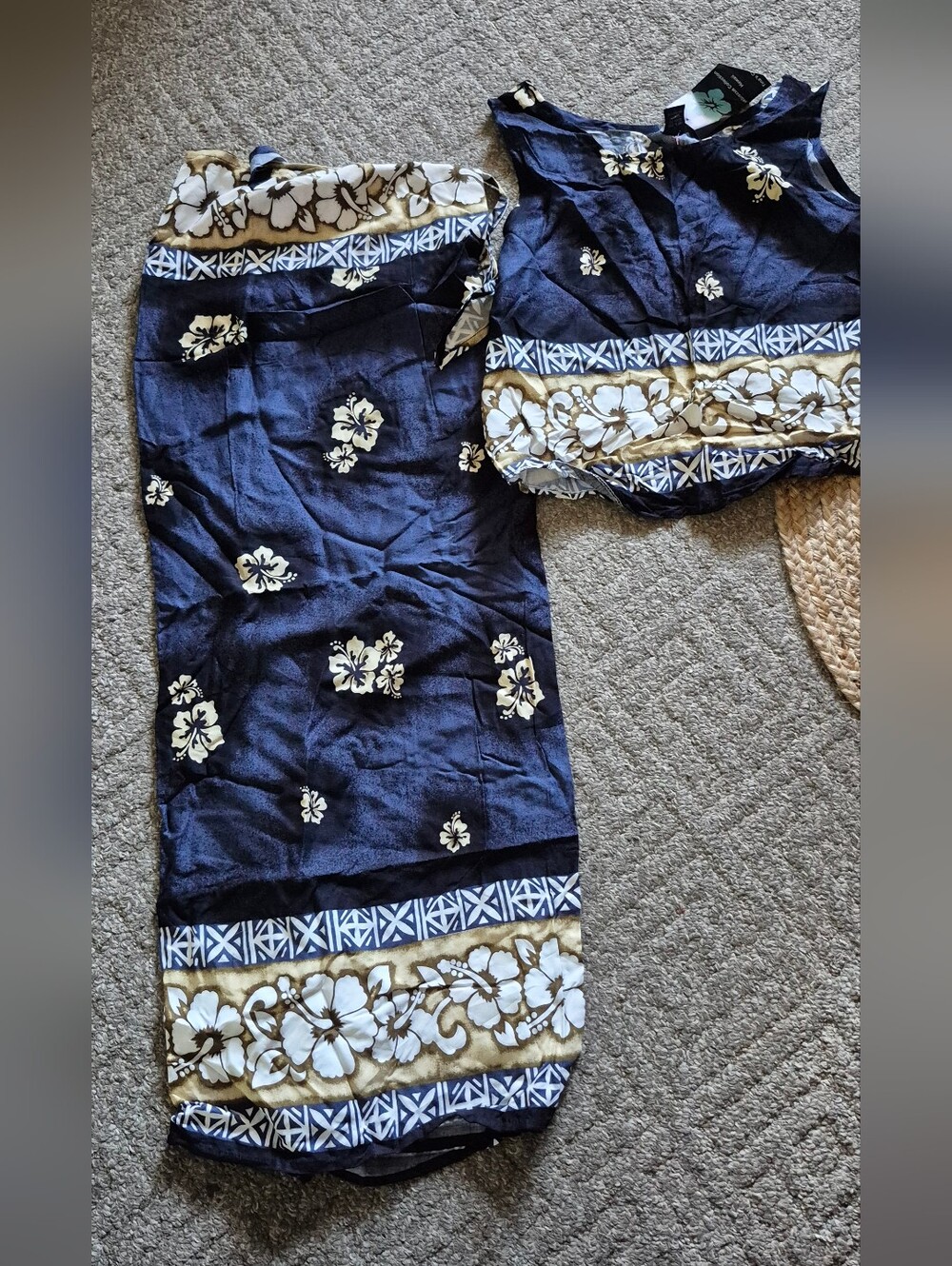 HawaiianTwo-Piece Set Wrap Sarong& TOP Sz.M NWT Navy